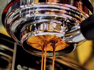 Espresso machen lernen. Barista Ausbildung