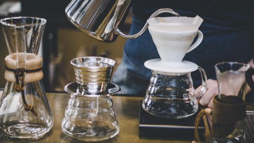 Kaffe brühen - händische übergießen. Barista Kurs Professionell
